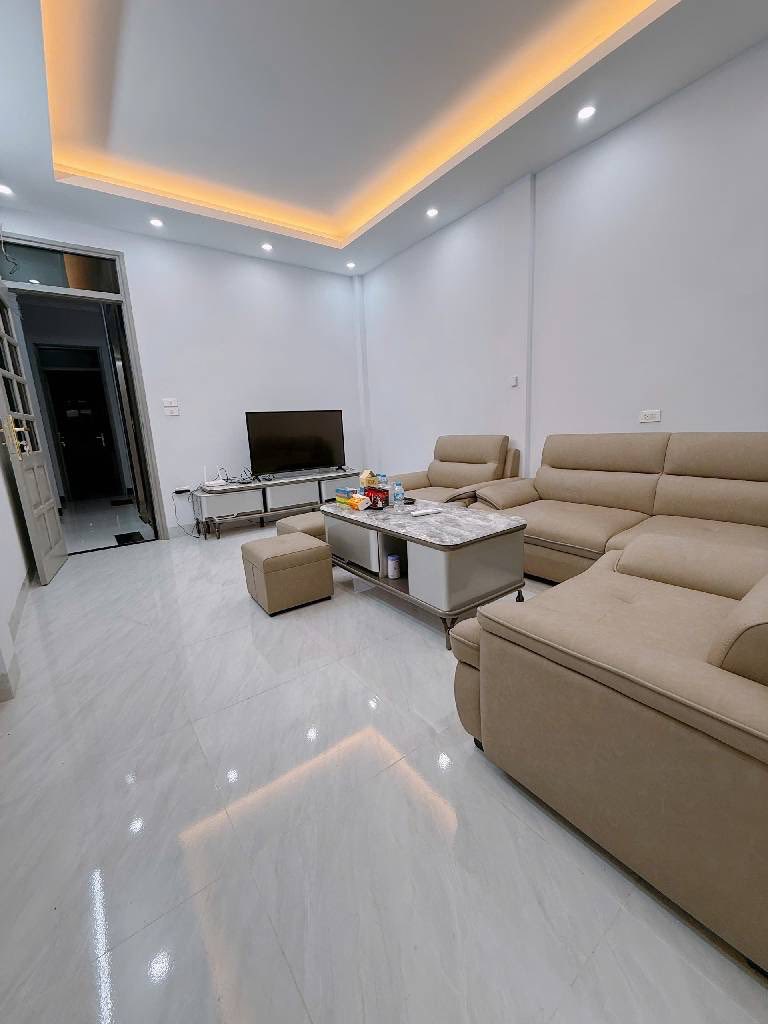 Bán gấp nhà ở Kim Giang, dân trí cao, 45 m2, giá 10 tỷ ( có thương lượng)